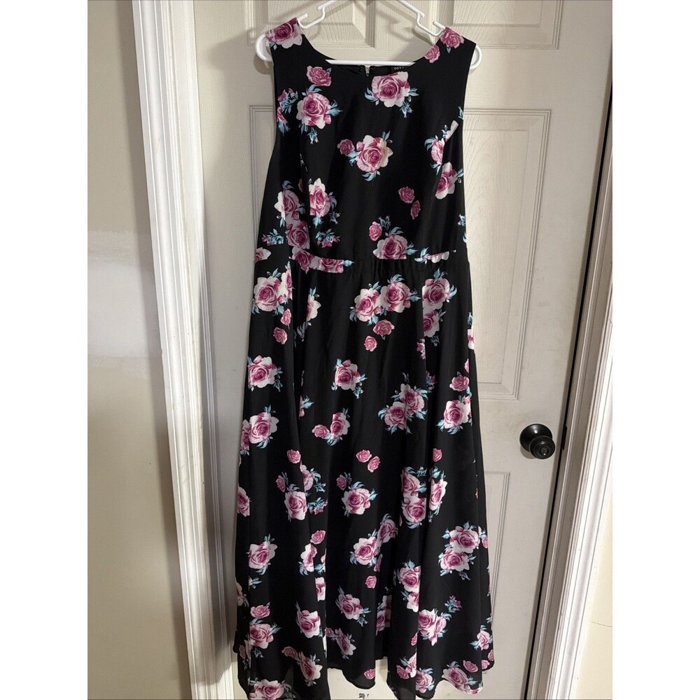 Size 24. Torrid Black Roses Dress- Chic Plus Size  Flowy